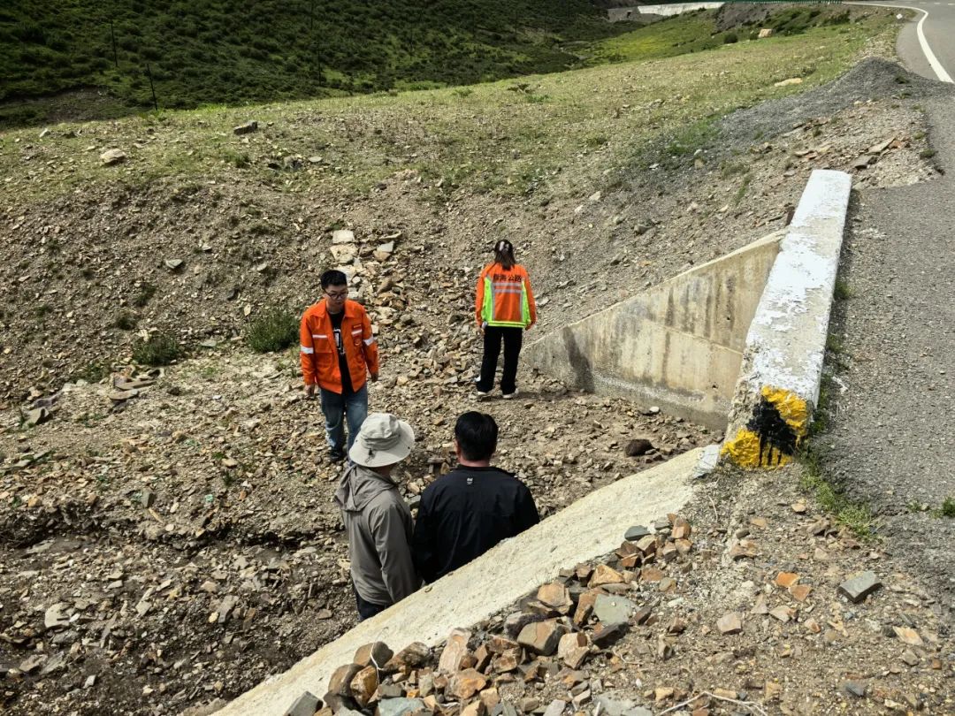 養(yǎng)護(hù)工區(qū)安全檢查_公路養(yǎng)護(hù)月度考核_路況