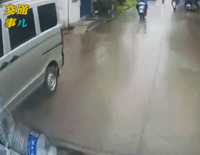 雨天開車注意事項(xiàng)_出行提示_雨天安全出行