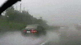 雨天安全出行_雨天開車注意事項(xiàng)_出行提示