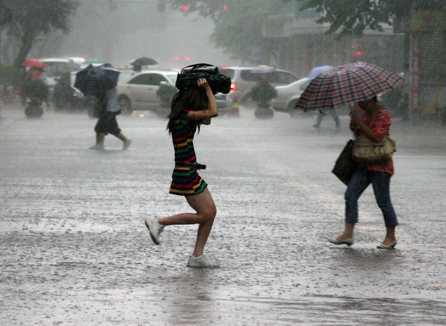 暴雨天氣安全避險(xiǎn)指南_強(qiáng)降雨出行安全措施_出行提示