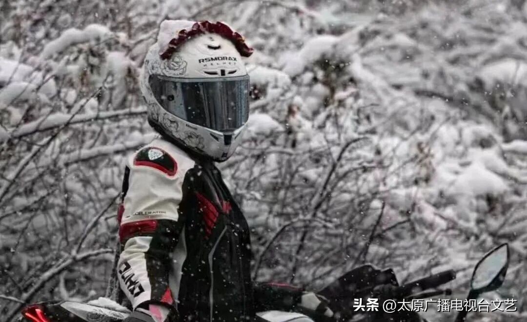 駕駛雪天車輛注意事項_駕車出行前的準(zhǔn)備_出行提示