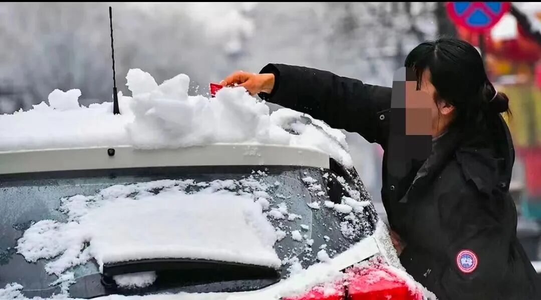 駕車(chē)出行前的準(zhǔn)備_出行提示_駕駛雪地車(chē)輛的安全技巧