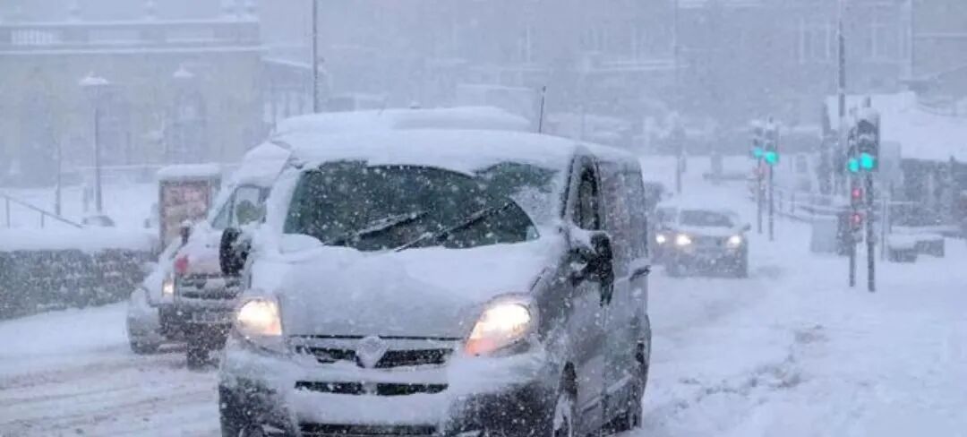 出行提示_駕車(chē)出行前的準(zhǔn)備_駕駛雪地車(chē)輛的安全技巧