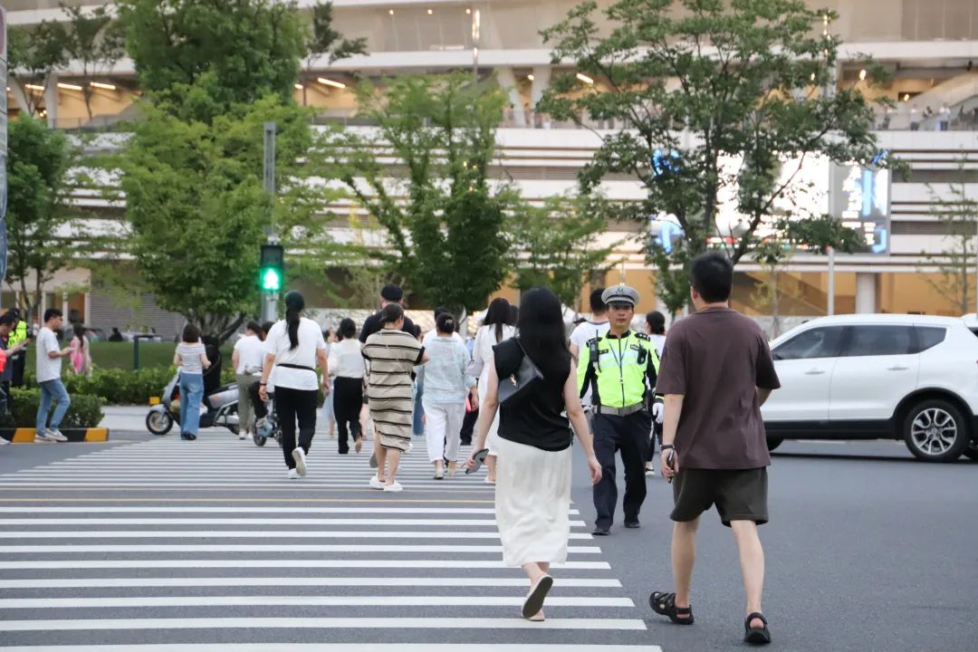 出行提示圖片_中考出行提示_出行提示