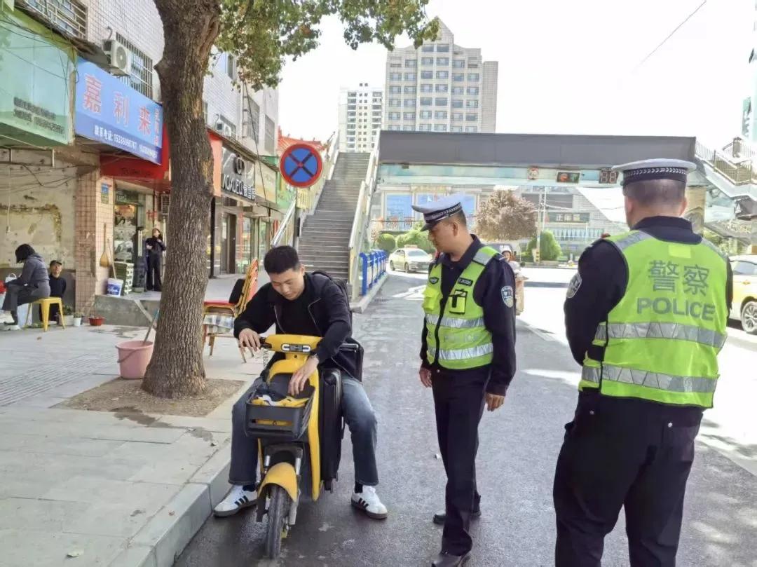 電動車號牌新規(guī)_黃色臨時標識牌禁行_禁行