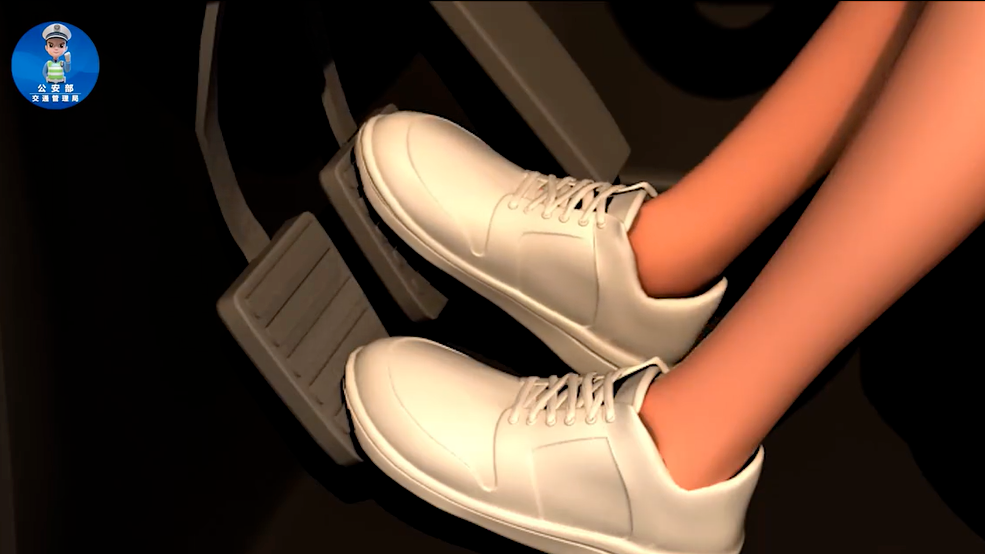 出行提示_團(tuán)霧天氣行車注意事項(xiàng)_高速公路團(tuán)霧安全駕駛