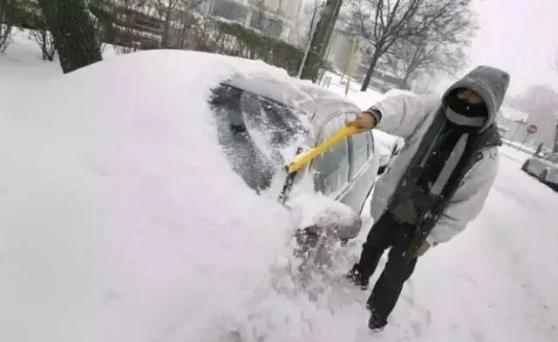 雨雪天氣出行安全提示_出行提示_雨雪天氣駕駛注意事項