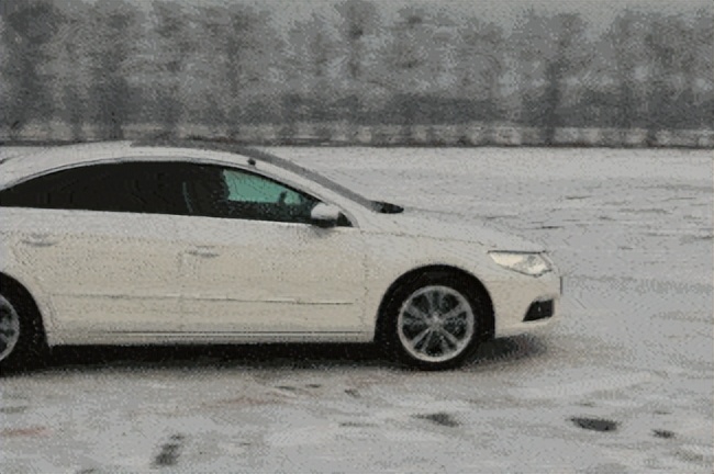 雪天路面行車(chē)指南_出行提示_降雪天氣道路安全