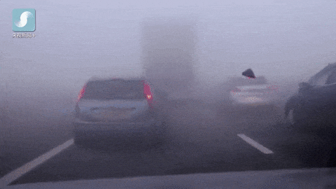 出行提示_大霧天氣駕車(chē)安全指南_霧天行車(chē)安全注意事項(xiàng)