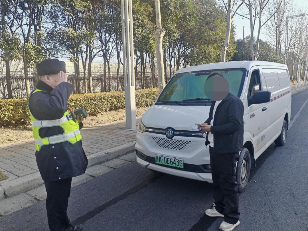 禁行標(biāo)識牌圖片大全_禁行的拼音_禁行