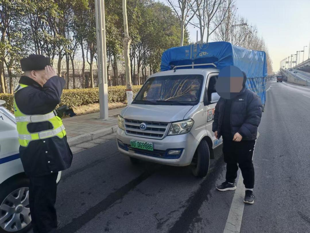 禁行_禁行標(biāo)識牌圖片大全_禁行的拼音